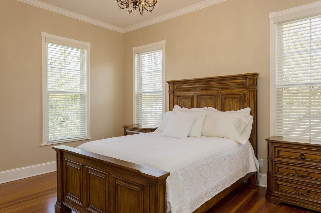 Red Velvet Inn Navasota 部屋 写真